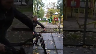 Поехал , Приехал мужик упал с велика мем поехал приехал
