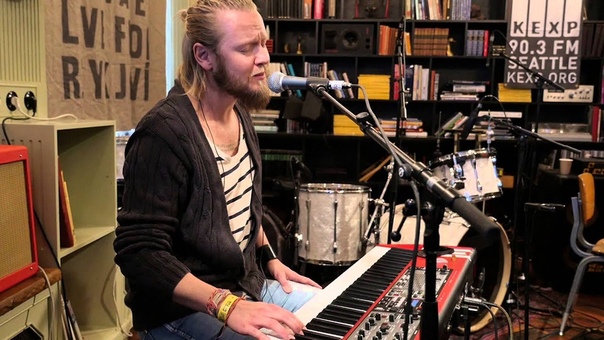 A rsti ðir Shades ( Live on