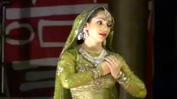 Bollywood Mujra by Svetlana