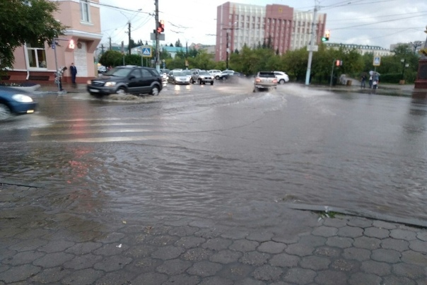 Улицы читы в дождь. Чита после дождя. Наводнения в россии. Ливни в волжском. Дождь в чите.