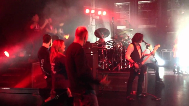 Queen Extravaganza Fat Bottomed Girls ( Live in Edmonton, AB 2012, 07, 03 Remastered