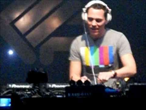 Tiësto Club Life ( Las Vegas Tour Intro) Original Mix