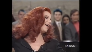 Milva canta “Chi sei?“ di Thanos Mikroutsikos (1995)
