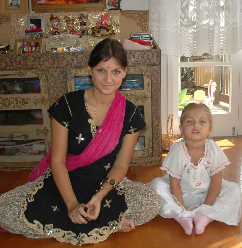 Veronika Kallidai | Mayapur