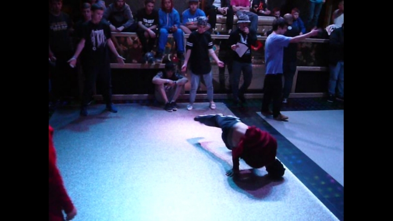 B boy Red vs в girl