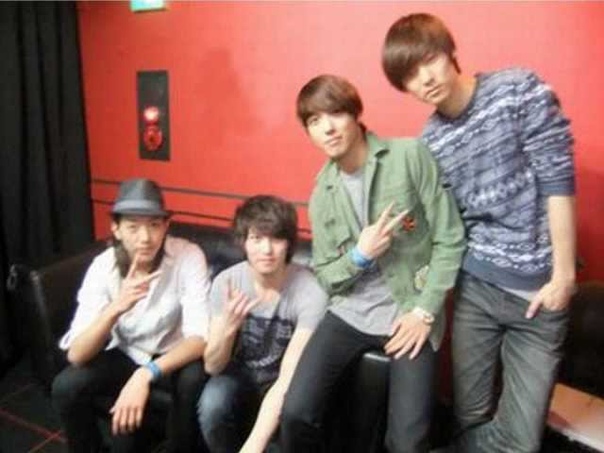 audio CNBLUE поют песни других исполнителей на анкоре в