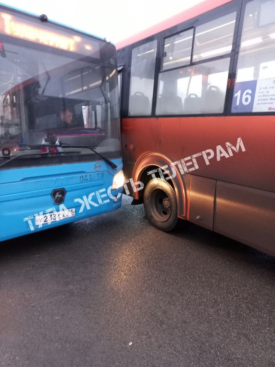 ДТП с участием 2 автобусов возле "Голубого огня" Это картинка