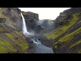 Отличная музыка и красивая природа. Нежная музыка успокаивает нервную систему