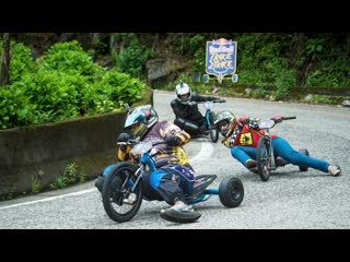 40 athletes, 20 switchbacks, 4 kilometers. This is Red Bull Trike Strike.
