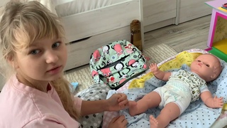 Утро Алисы и куклы как реборн по имени ВОВА ! Алиса ухаживает за малышом реборном !